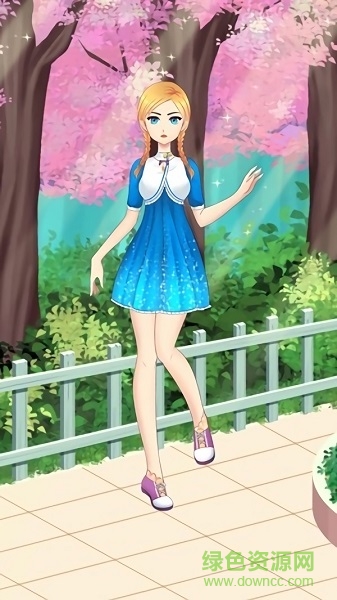 小女孩装扮娃娃